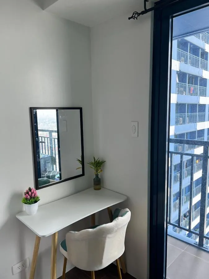 Cozy Condo Apartment In Makati / Manila With Mall, Restaurants, Groceries, Pool, Netflix, Disney+ And More Filippijnen
