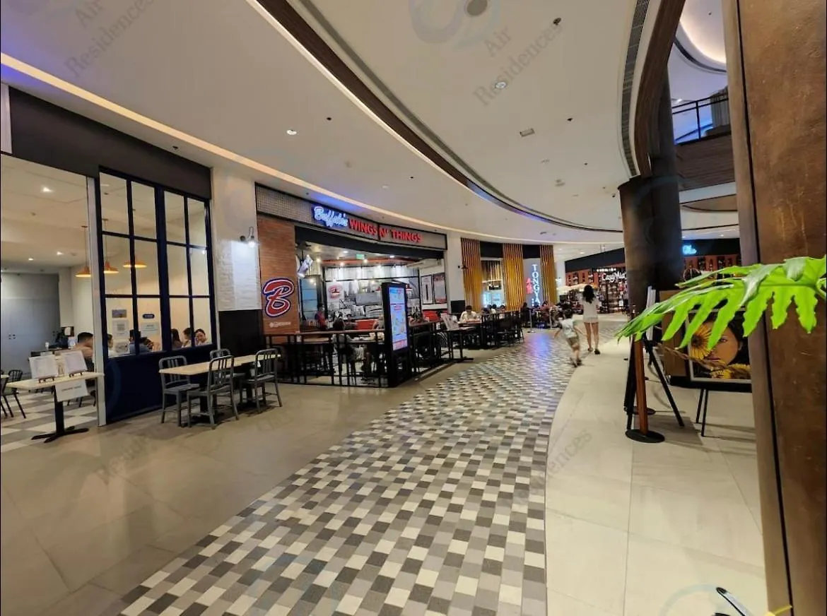 Cozy Condo Apartment In Makati / Manila With Mall, Restaurants, Groceries, Pool, Netflix, Disney+ And More 0*,