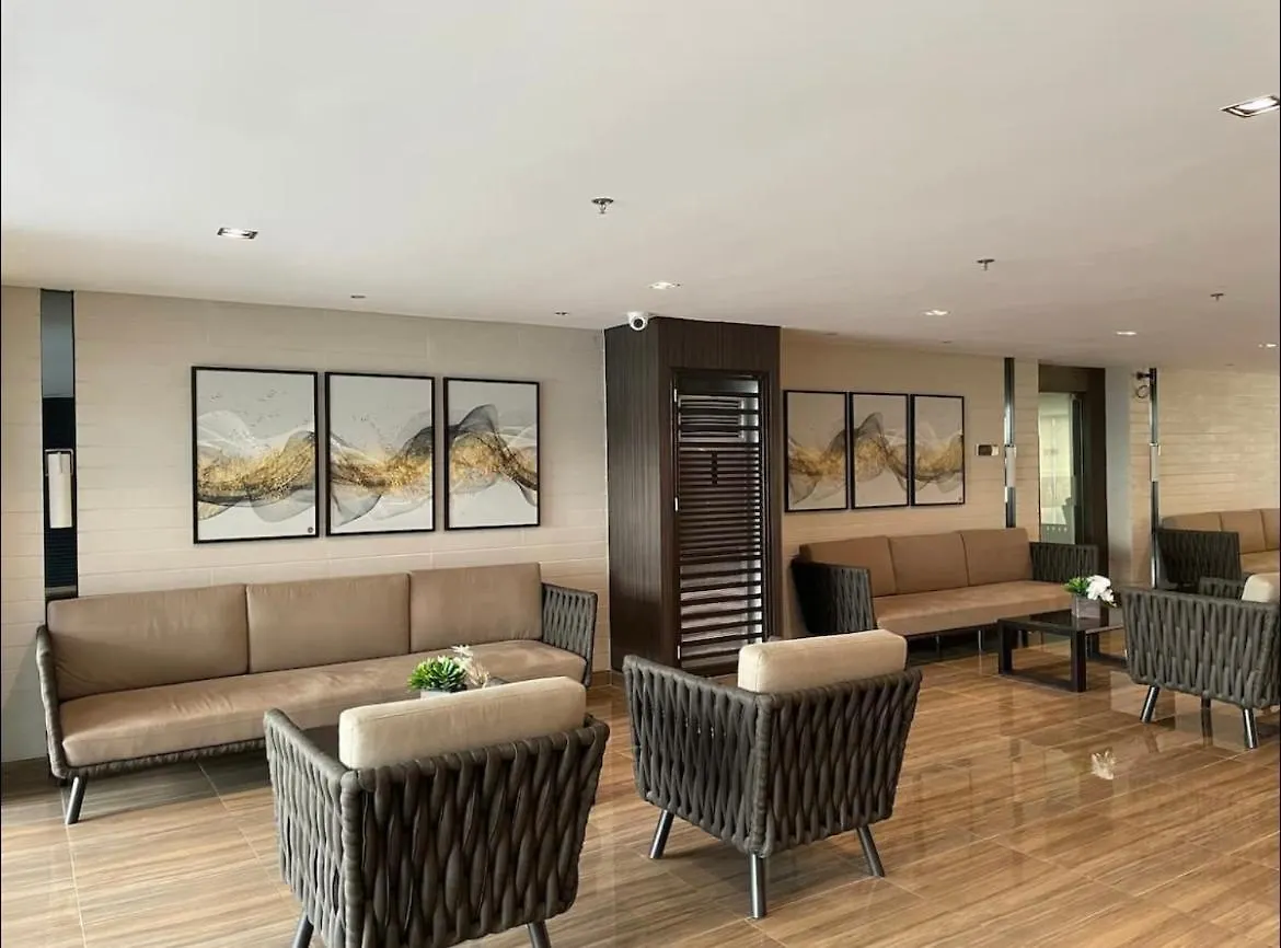 Cozy Condo Apartment In Makati / Manila With Mall, Restaurants, Groceries, Pool, Netflix, Disney+ And More
